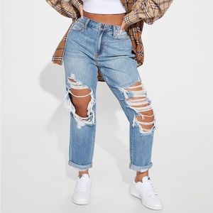 NWT Distresed Boyfriend Jeans